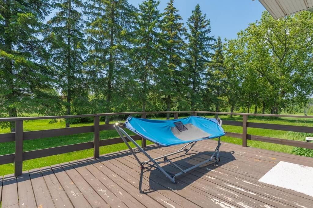 Luxury Hillside On The Bay Of Quinte Holiday home Belleville
