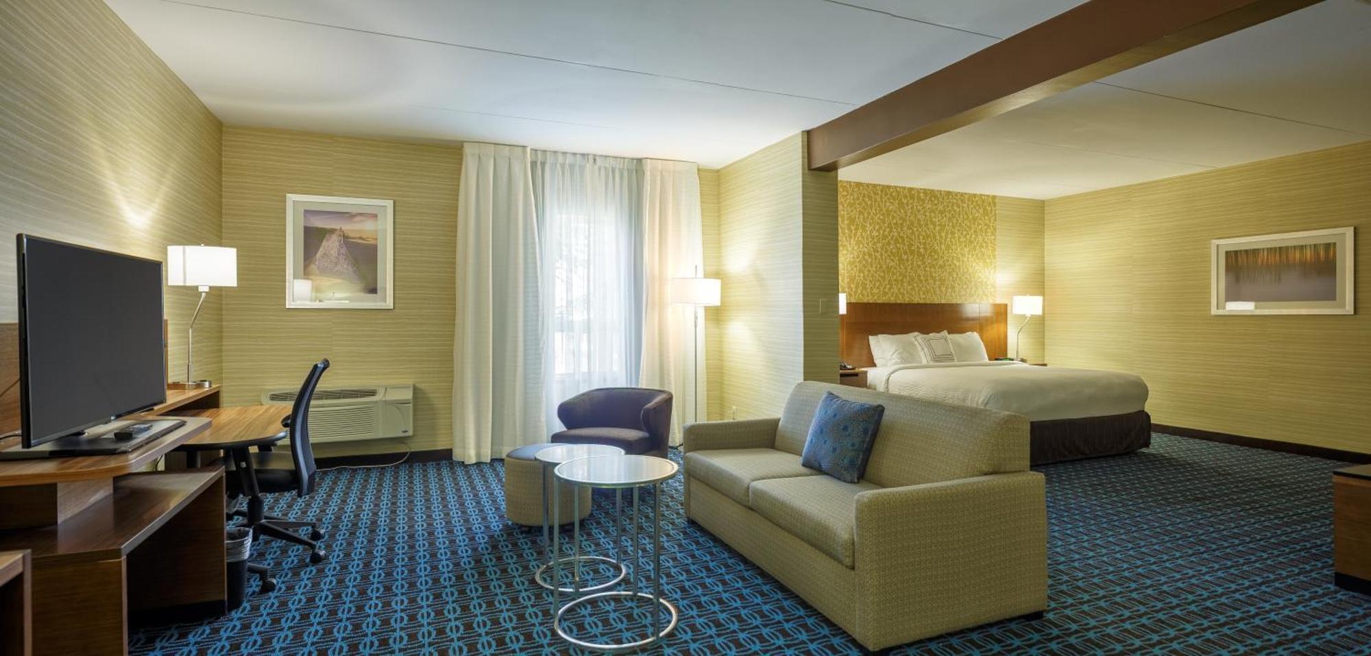 Fairfield & By Marriott 3* Belleville