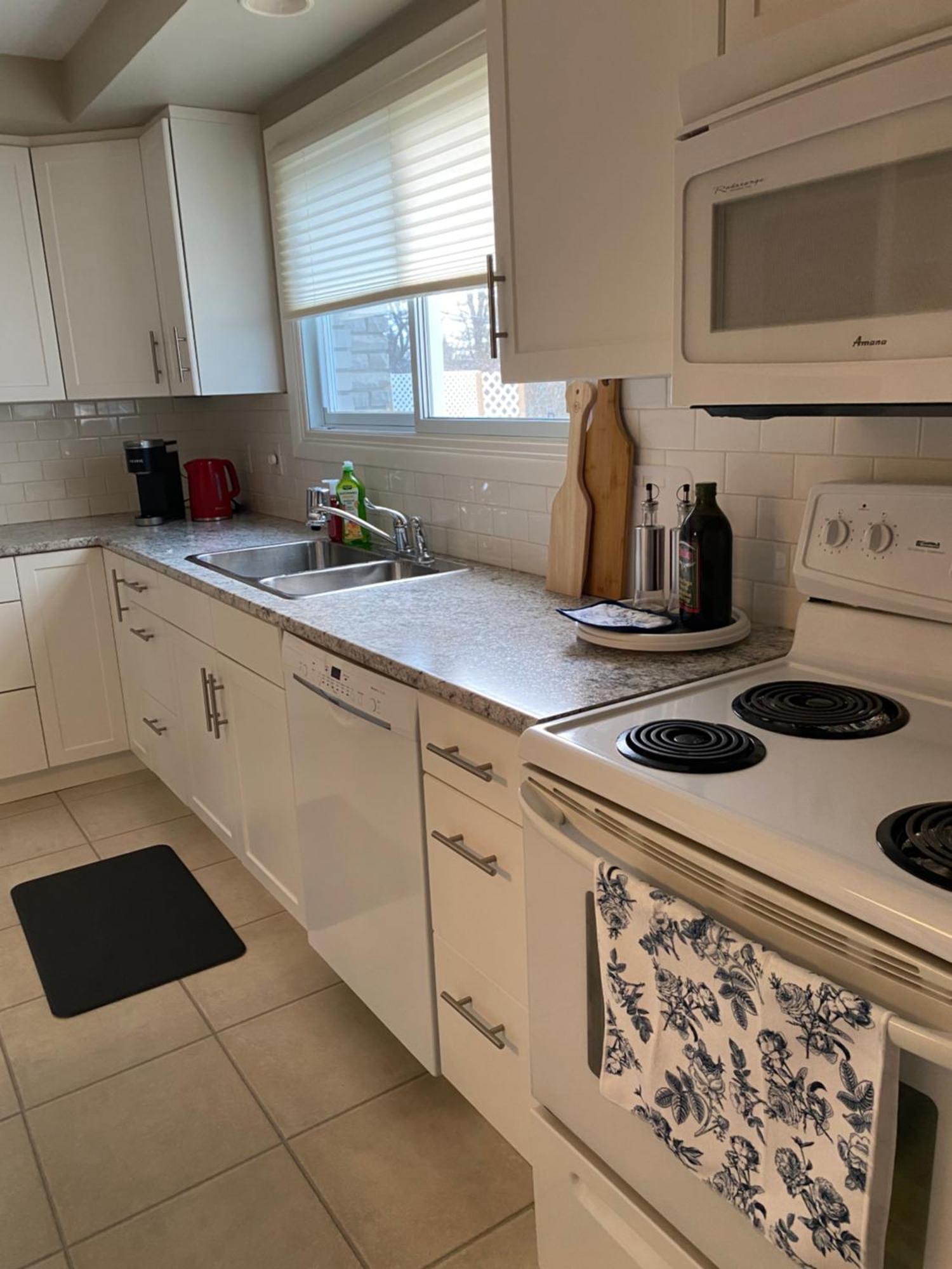 Cheerful 4 Bedroom With Sunroom Holiday home *