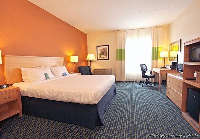 Fairfield & By Marriott 3* Belleville