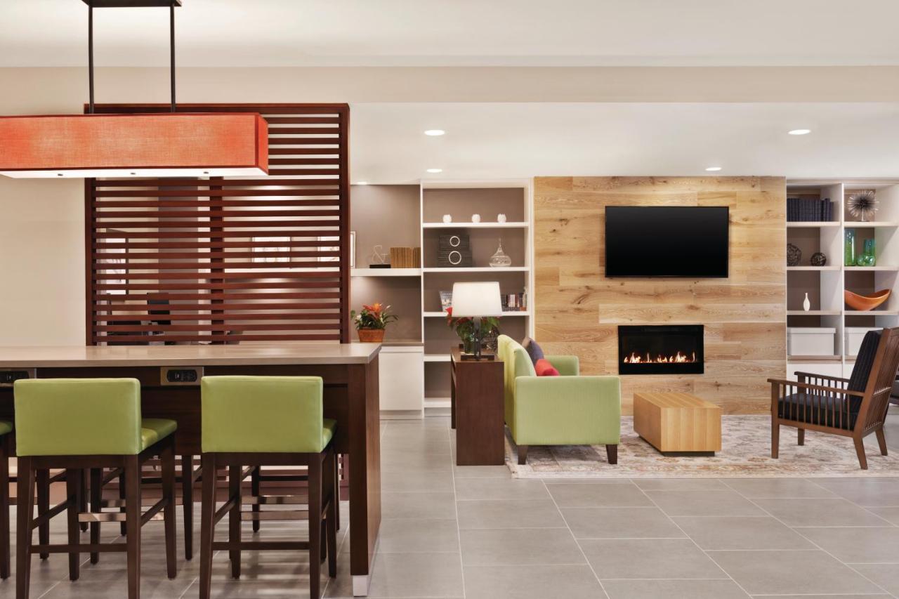 Hotel Country & By Radisson, Belleville, On 3*