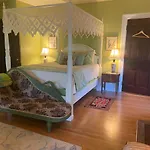 Montrose Inn