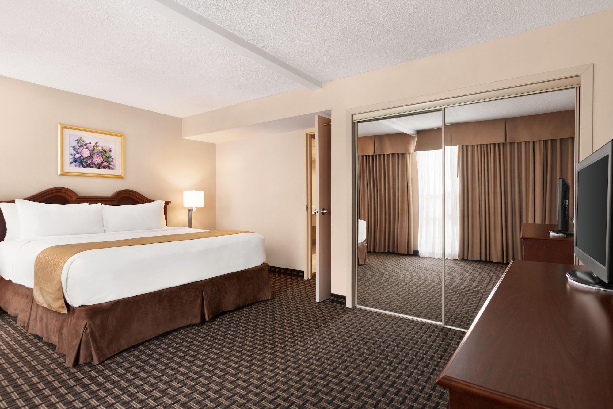 Ramada By Wyndham Harbourview Conference Center Hotel 3*