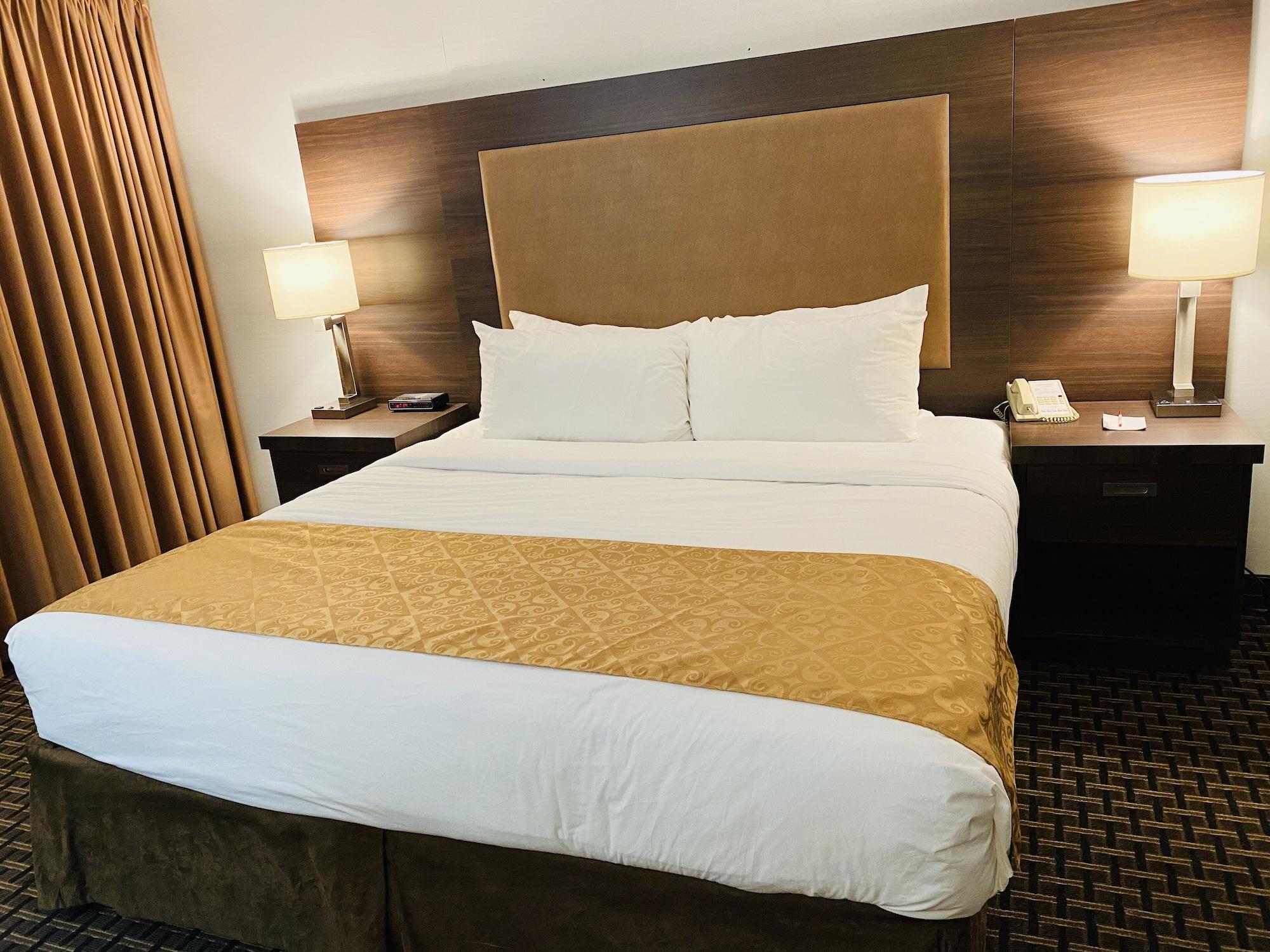 Hotel Ramada By Wyndham Harbourview Conference Center 3*