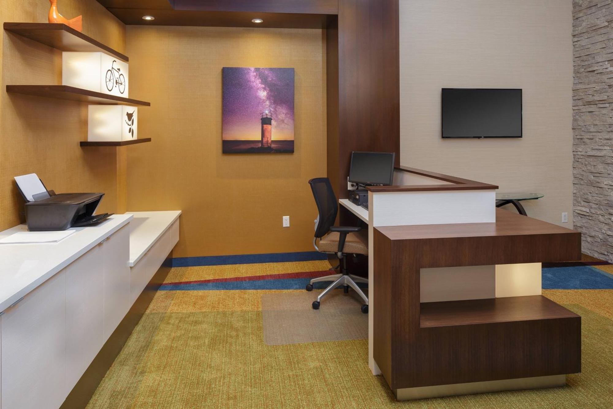 Hotel Fairfield & By Marriott