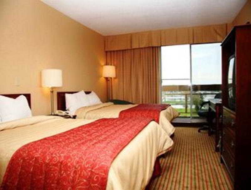 Ramada By Wyndham Harbourview Conference Center Hotel