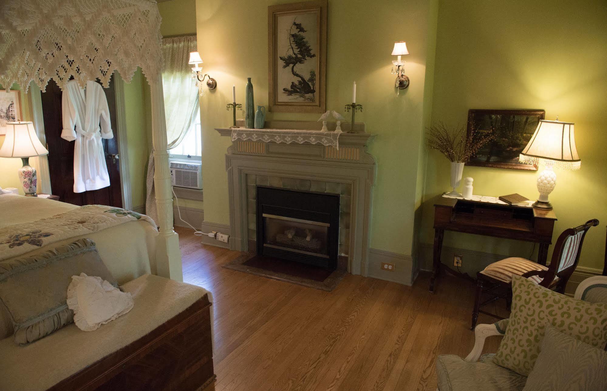 Montrose Bed & Breakfast