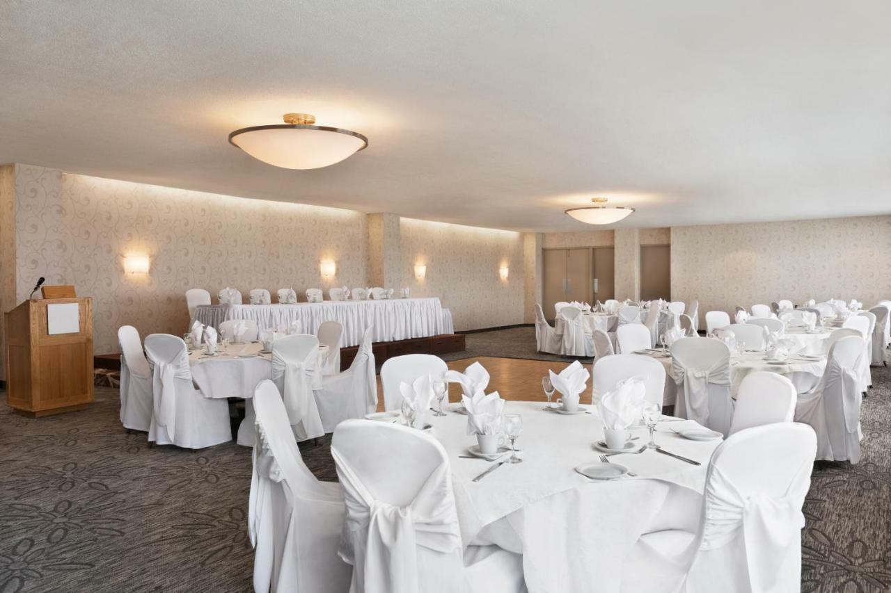 Ramada By Wyndham Harbourview Conference Center Hotel Belleville