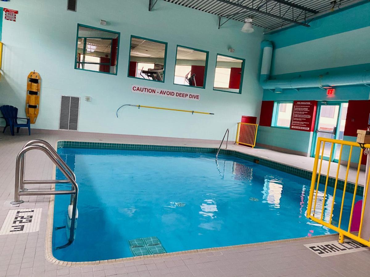 Hotel Ramada By Wyndham Harbourview Conference Center Belleville